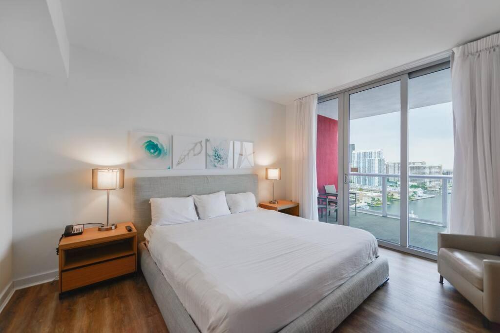 Cozy 1Br Condo Beachwalk Resort Халландейл-Бич Экстерьер фото
